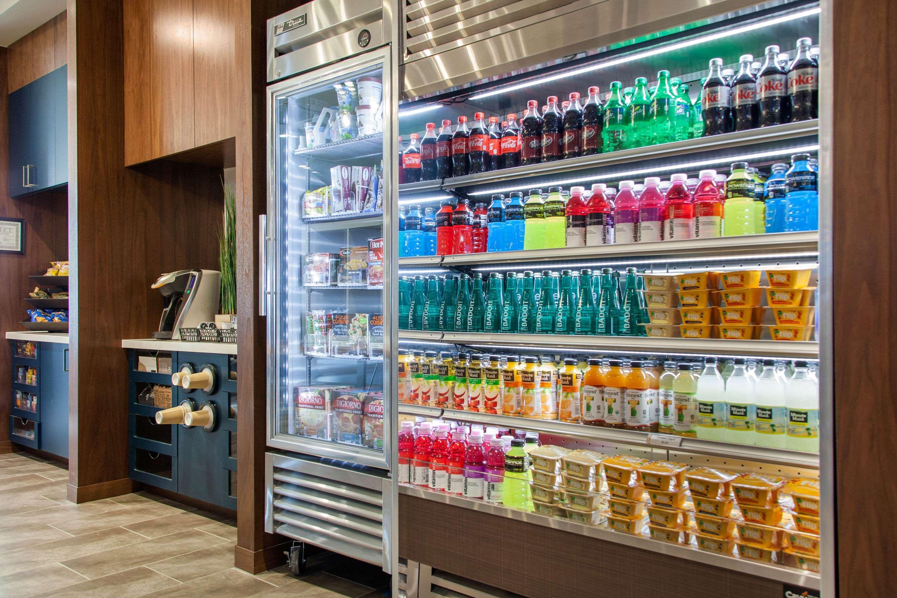 Cambria Hotel Austin Airport エクステリア 写真