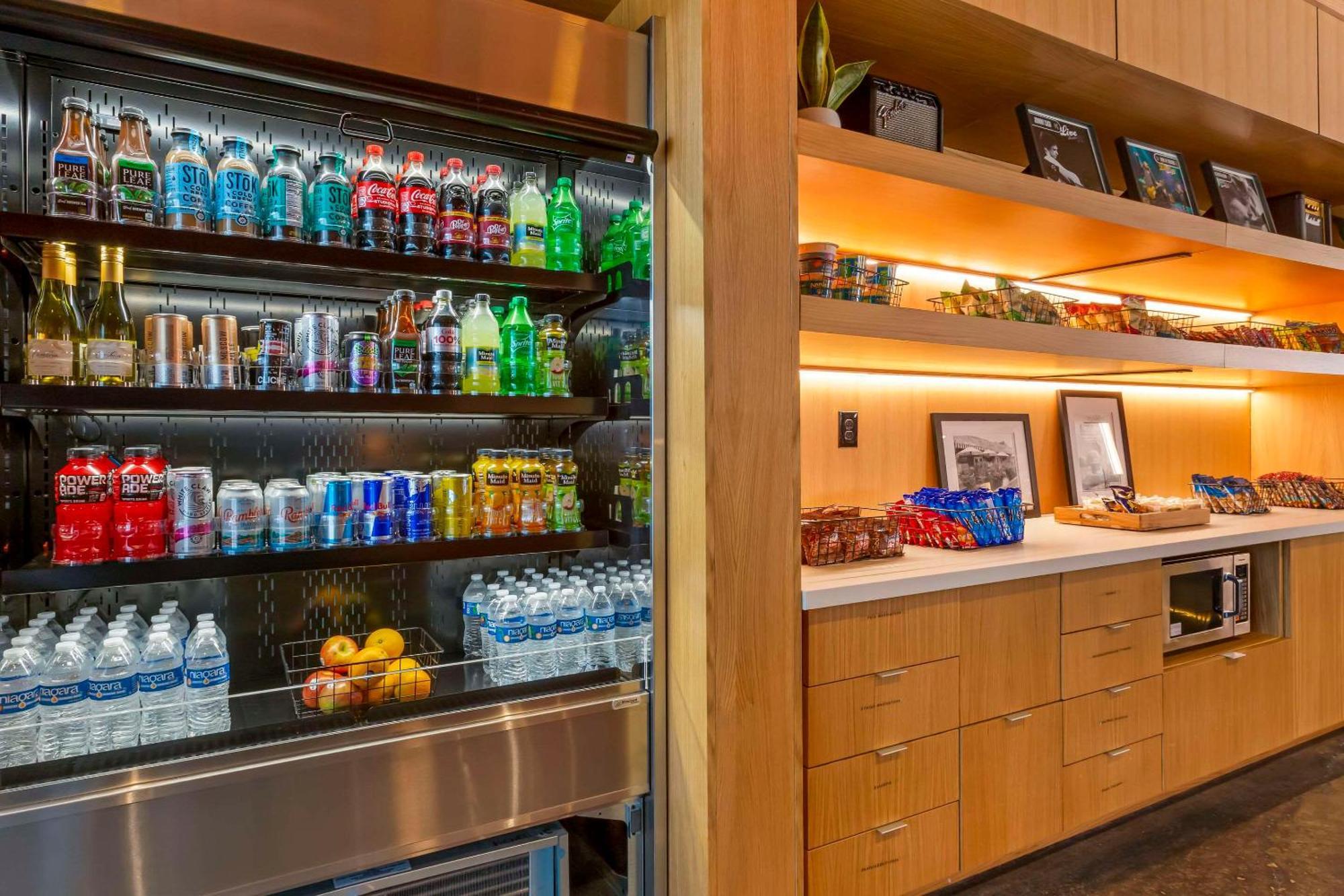 Cambria Hotel Austin Airport エクステリア 写真